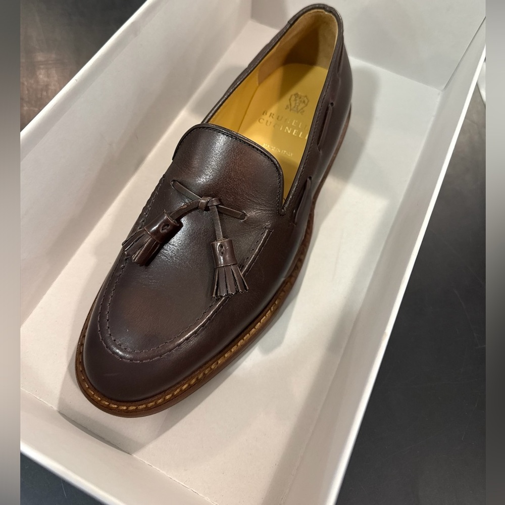 NIB Brunello Cucinelli Tassled Loafers in Burgundy Leather
